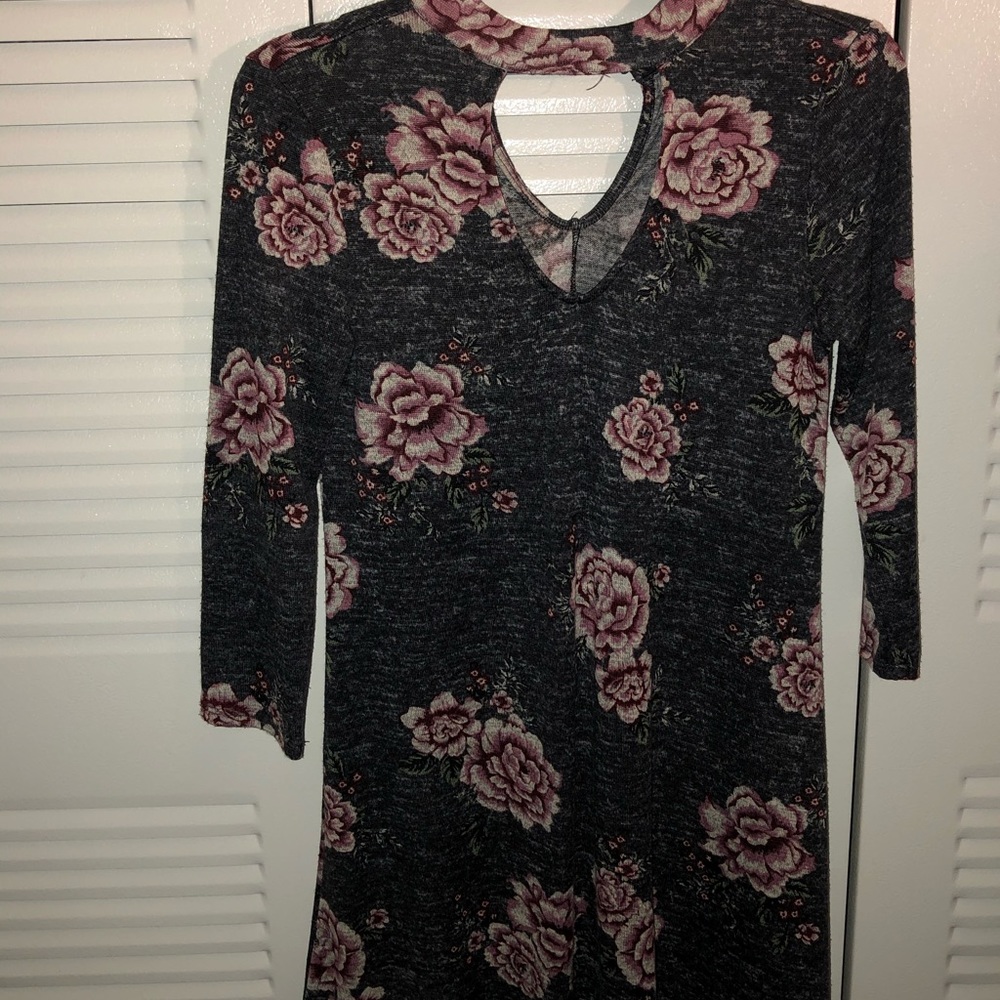 Dress - Picture 2 of 2